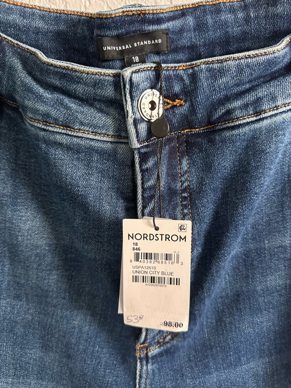 Universal Standard Lou Denim Shorts Union City Blue Size 18 NWT Stretch Plus - Picture 11 of 11